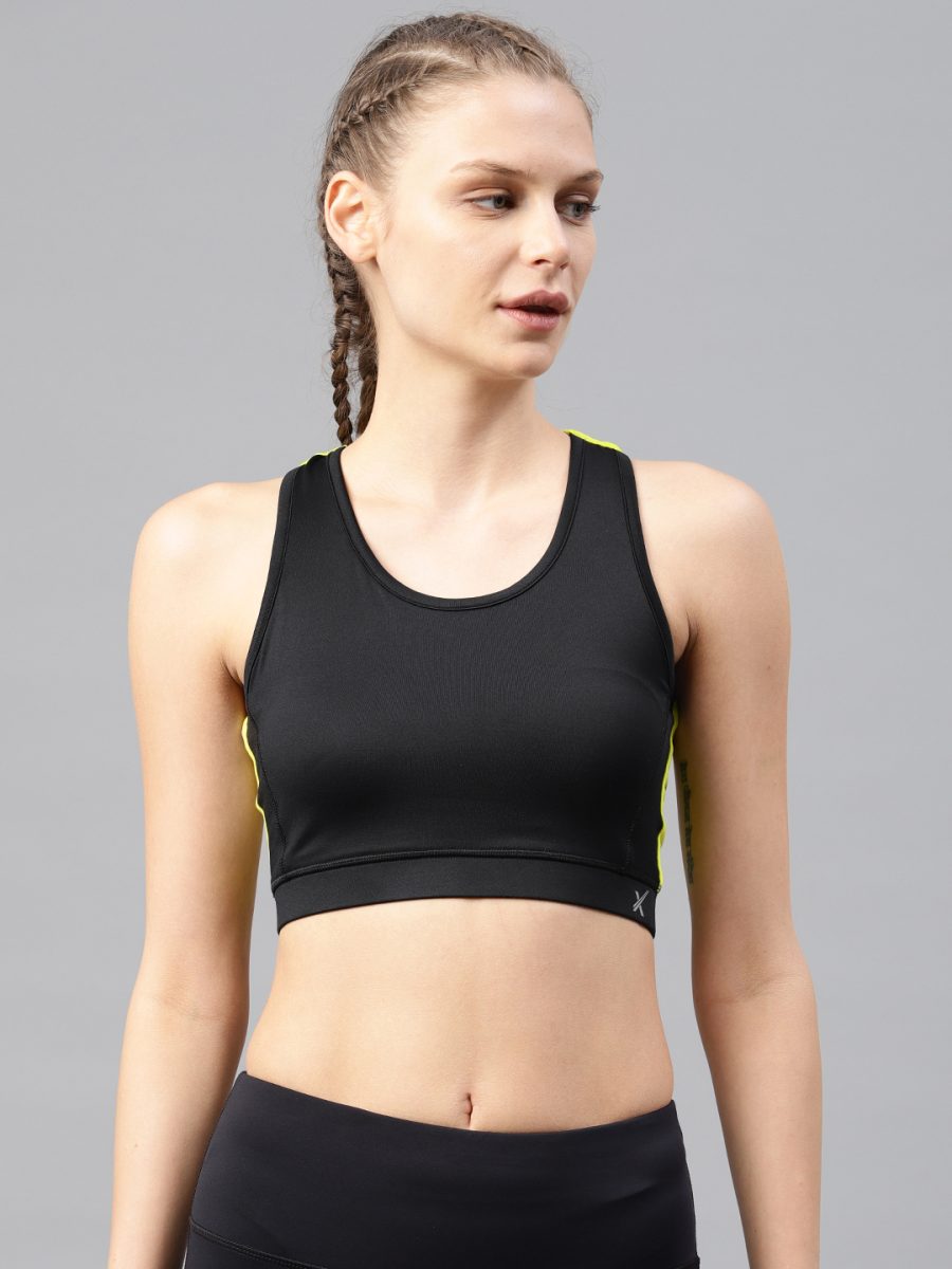 Women Black Solid Lightly Padded Sports Bra