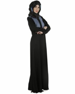 Black and blue Pleated Abaya - Image 3