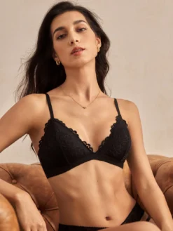 Charlaine 1pc Black Lace Triangle Cup Wireless Bra For Women
