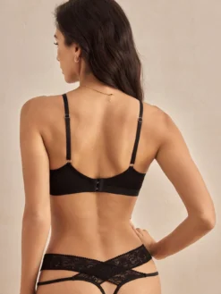 Charlaine 1pc Black Lace Triangle Cup Wireless Bra For Women