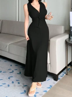 Minimalist Solid Color Twisted Design Bodycon Sleeveless Dress