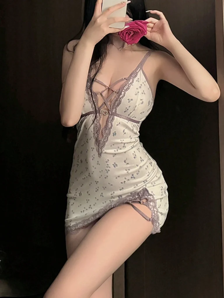 Sexy Deep V Lace Nigtgown