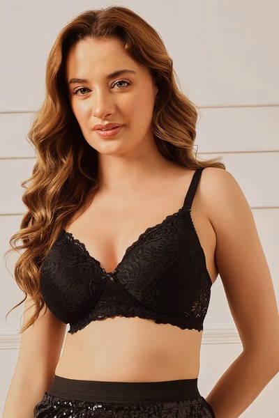 Padded Non-Wired Full Coverage Multiway Bra in Black - Lace
