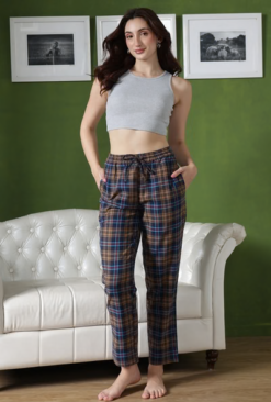 Classic Checkered Pyjama in Navy - Cotswool