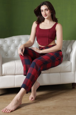 Classic Checkered Pyjama in Maroon - Cotswool